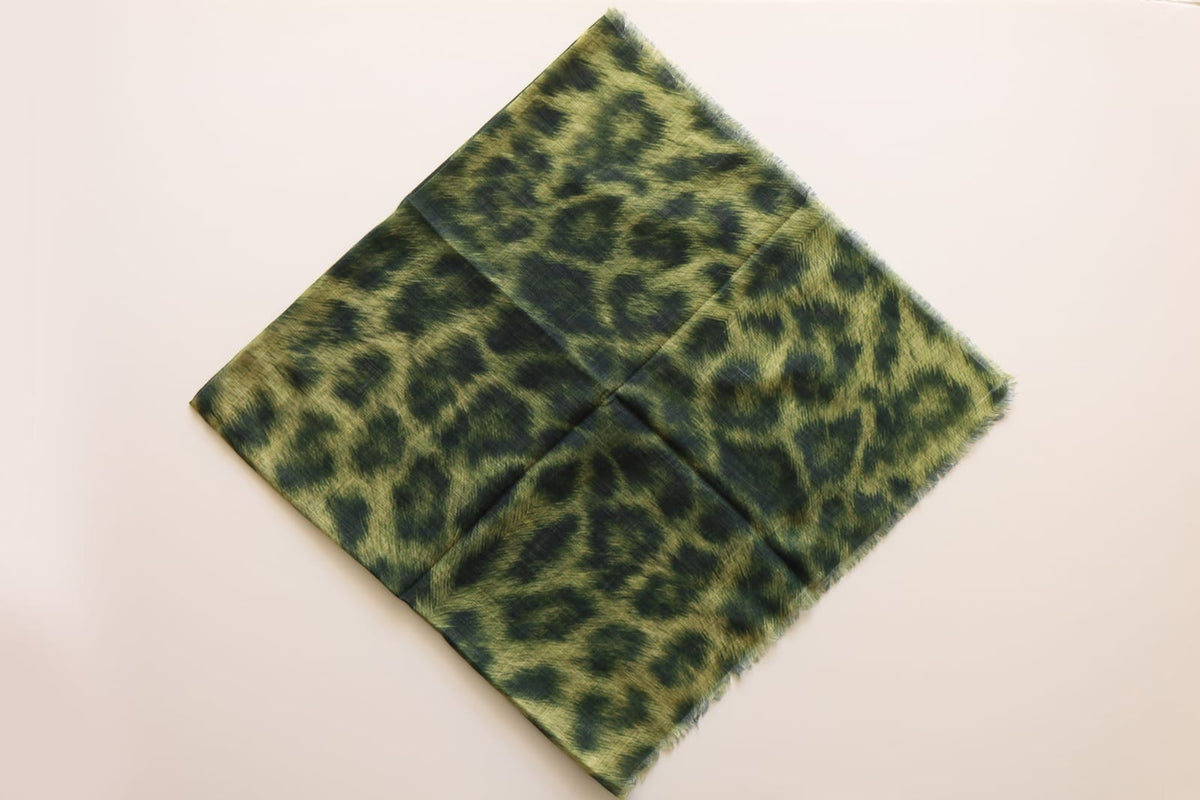 Square Scarf Signature Leapard - Olive